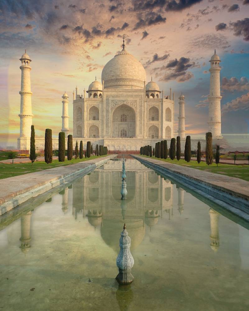 Taj Mahal India surprising photograph splendid featuring the benefits wild of mountains on la Taj Mahal