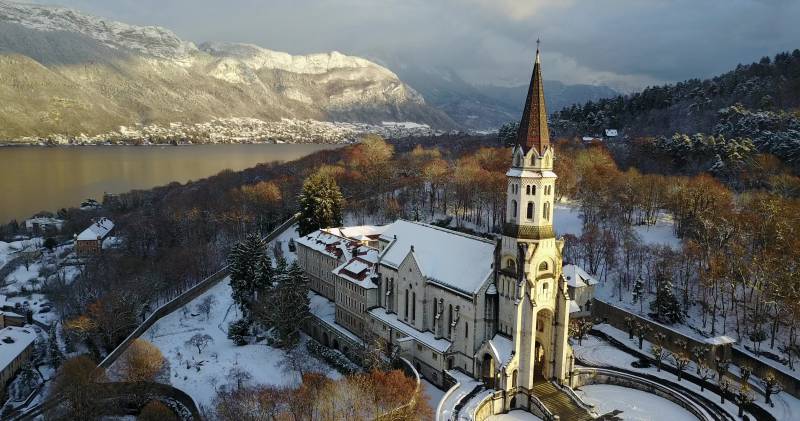 Visitation en hiver  Annecy amazing view astonishing showcasing the effects wild of nature on la Visitation en hiver  Annecy